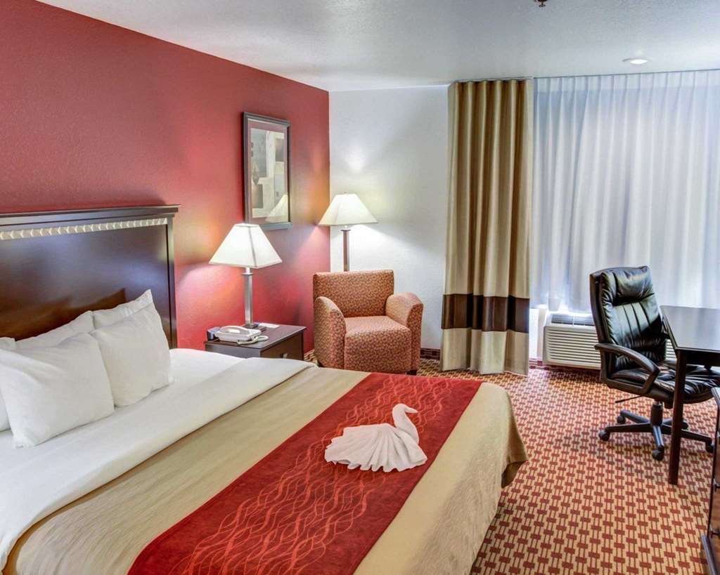 Comfort Inn & Suites Greeley Room photo
